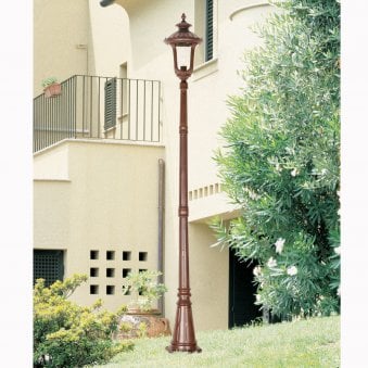 Chicago Medium Lamp Post in Rusty Bronze Patina